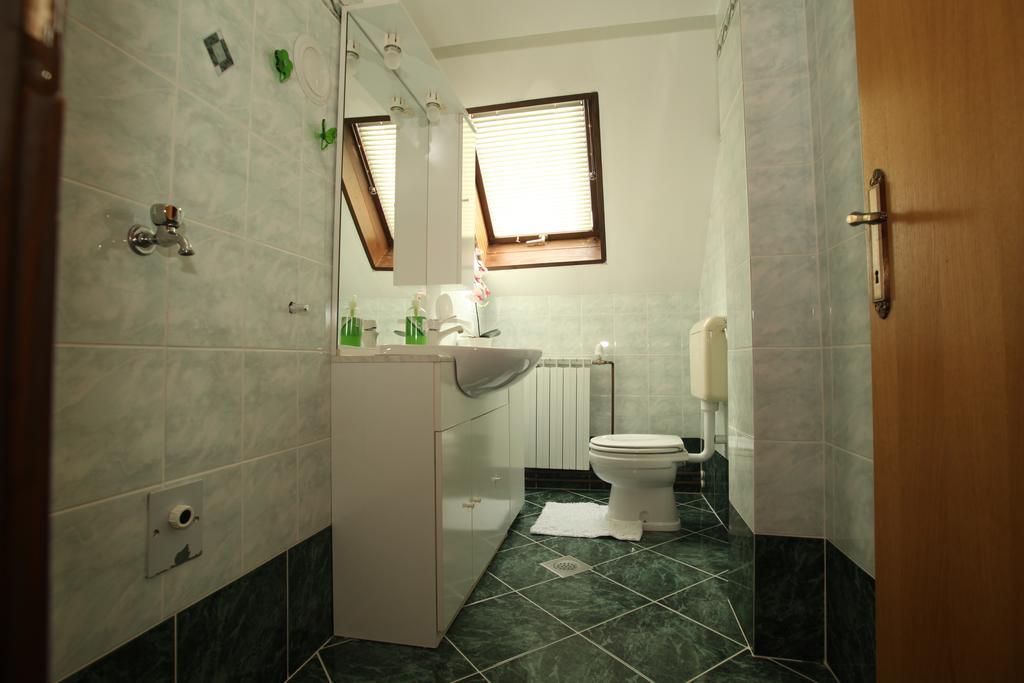 Rooms Markovic Otocac Bilik gambar